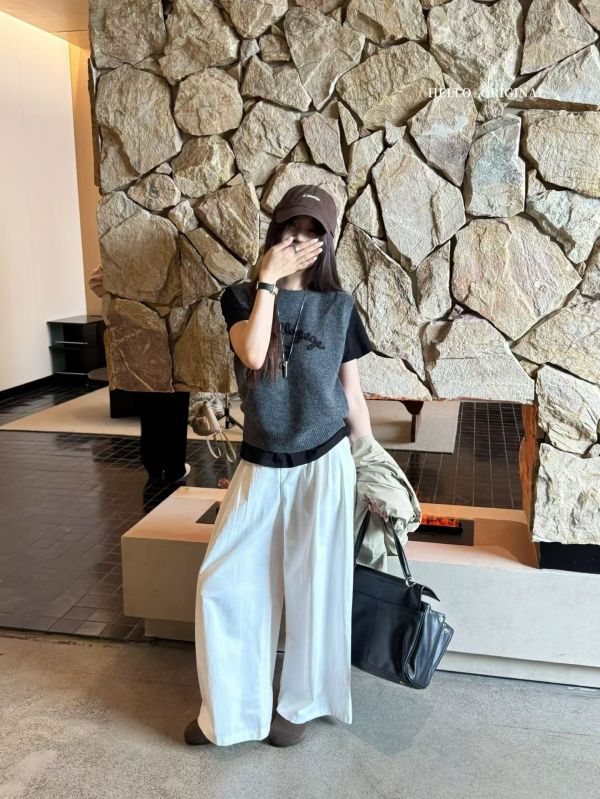 【刺繡針織背心】 