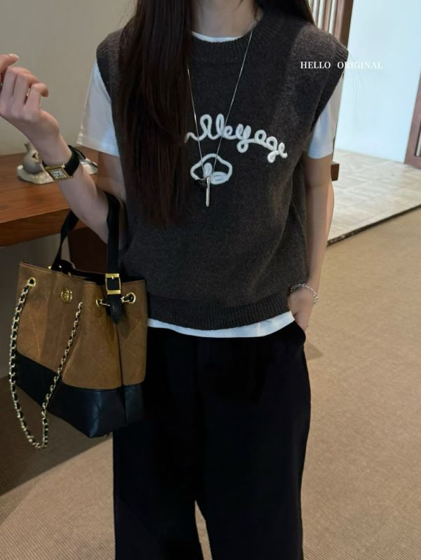 【刺繡針織背心】 