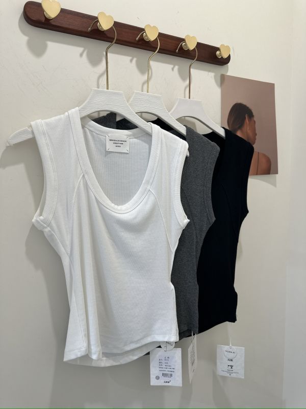 【必收修身U領背心】 