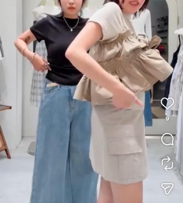 【側抽皺素面立領短袖棉T】 