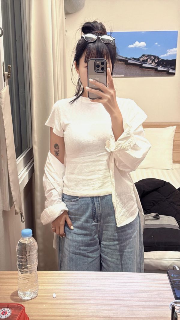 【側抽皺素面立領短袖棉T】 