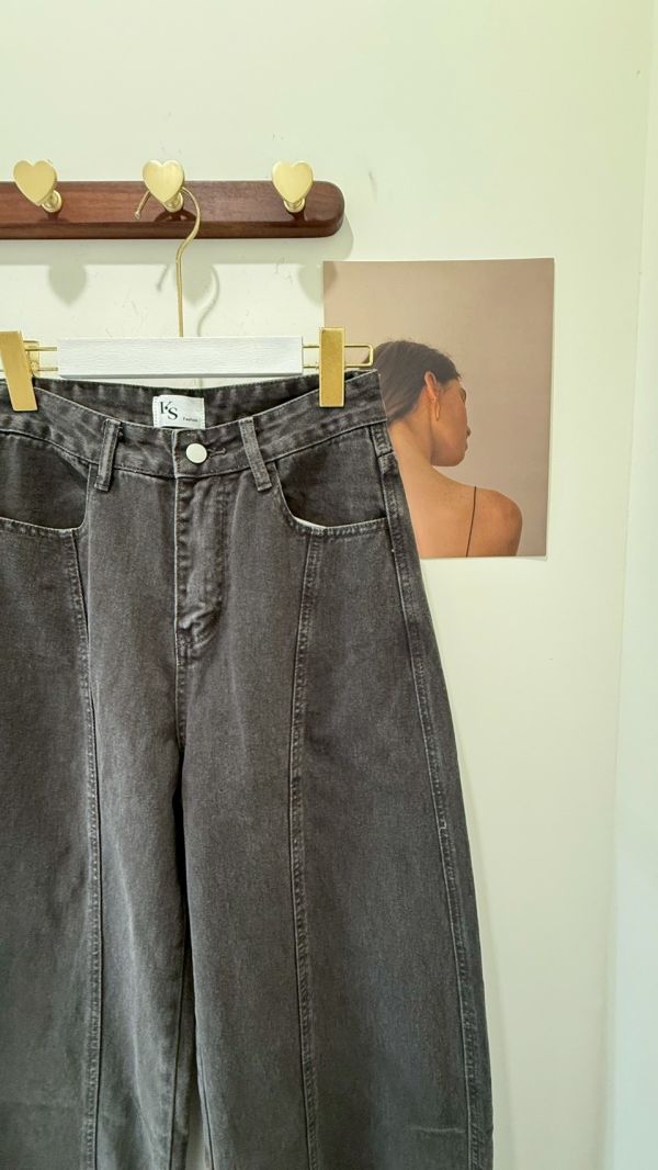 水洗牛仔切線彎刀褲 