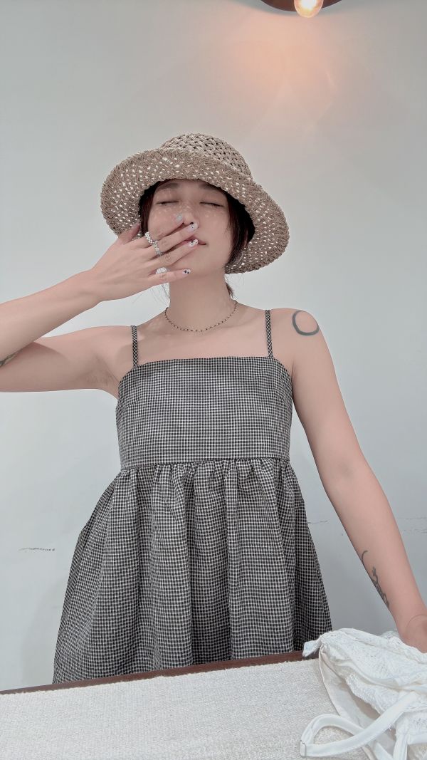 日系甜美格紋吊帶上衣 