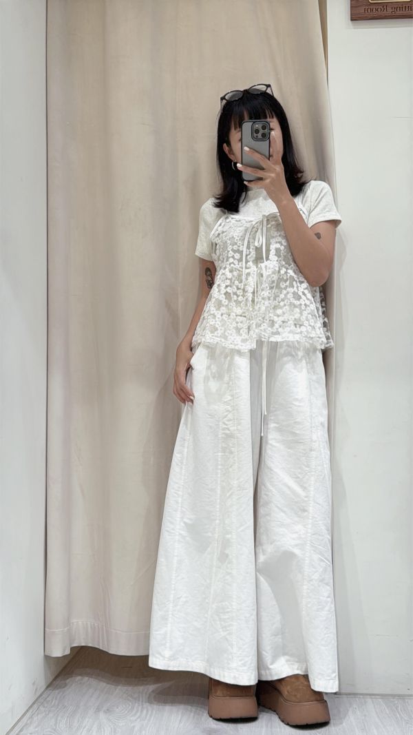 【刺繡小雛菊綁帶吊帶背心】 