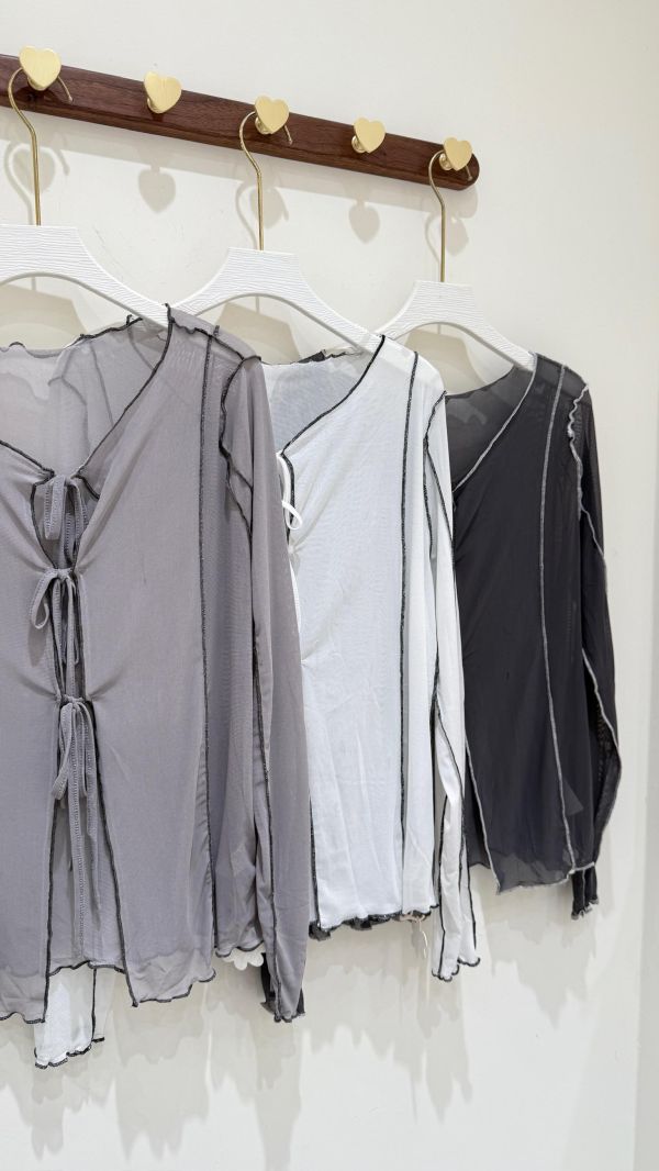 【木耳邊網紗綁帶上衣】 