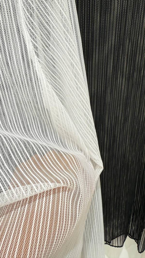 【條紋透膚長袖內搭上衣】 