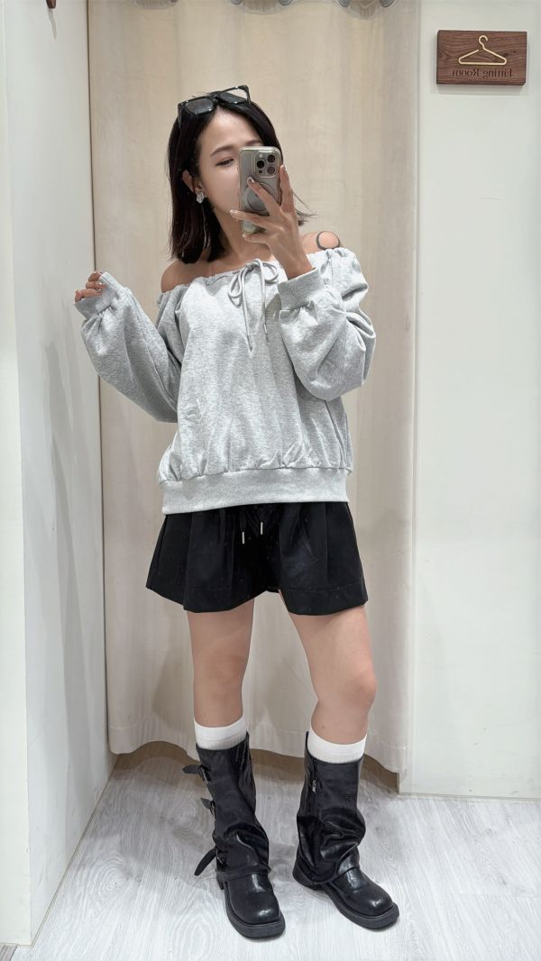 【一字領綁帶上衣】 