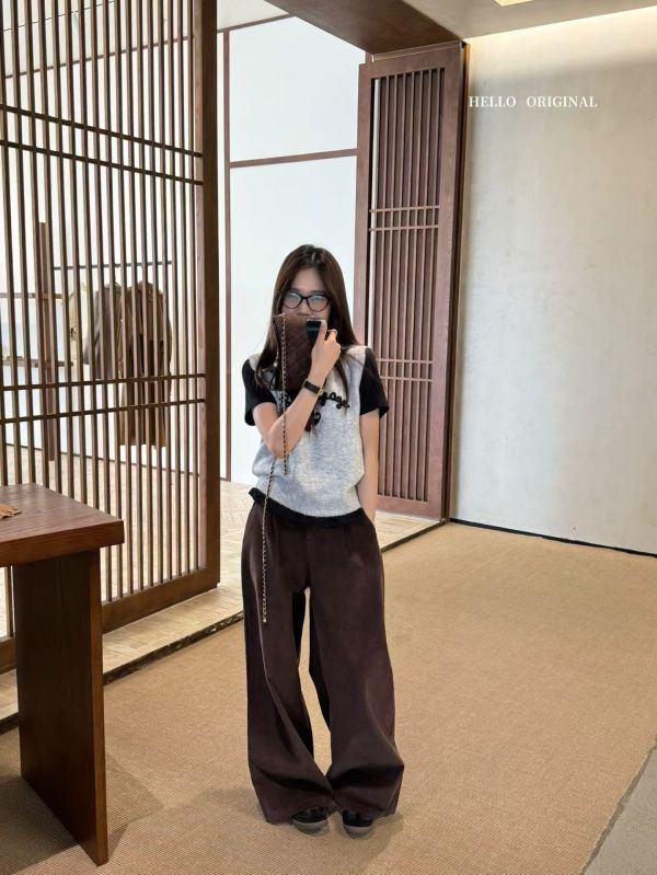 【刺繡針織背心】 