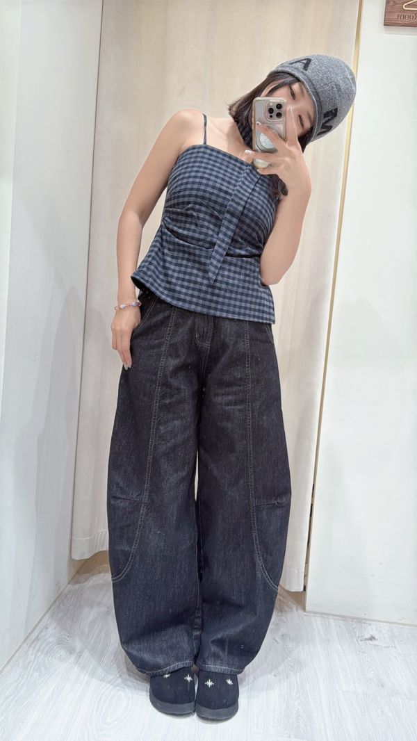 腰頭拼接薄彎刀牛仔褲 