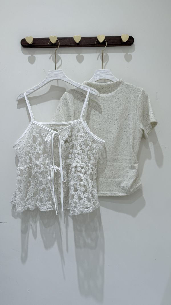 【刺繡小雛菊綁帶吊帶背心】 