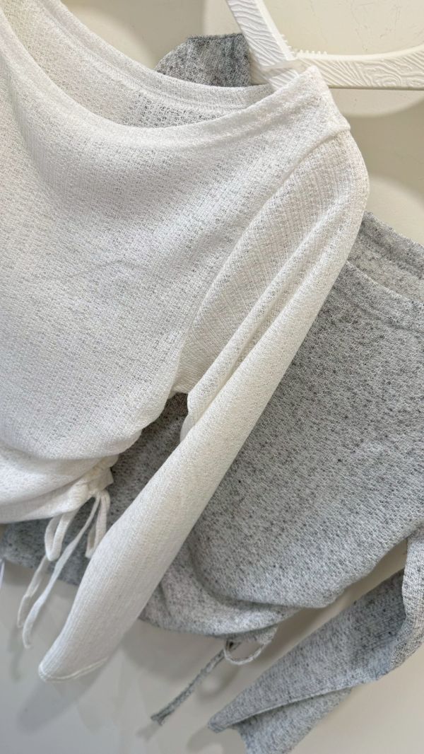 抓皺抽繩透膚罩衫 