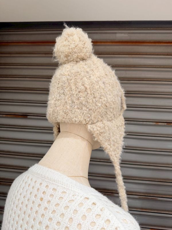 燕麥捲捲毛帽 
