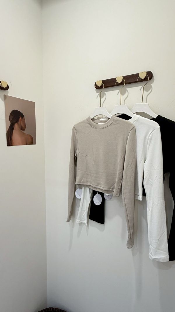 超級顯瘦短版磨毛上衣 