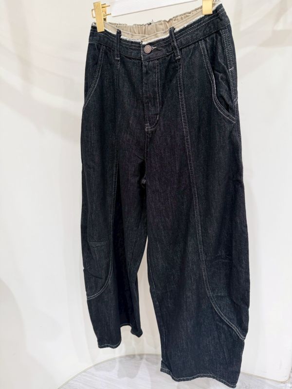 腰頭拼接薄彎刀牛仔褲 