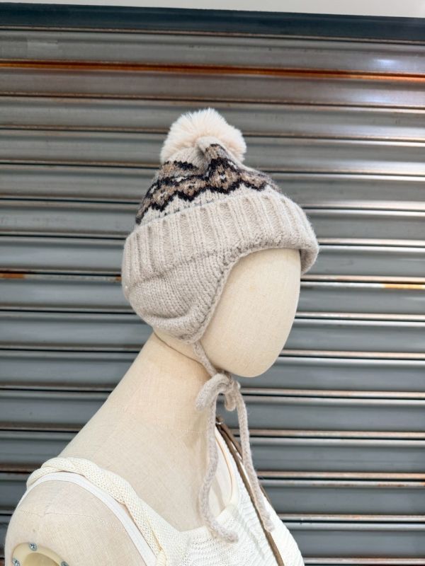 北歐圖騰球球遮耳毛帽 