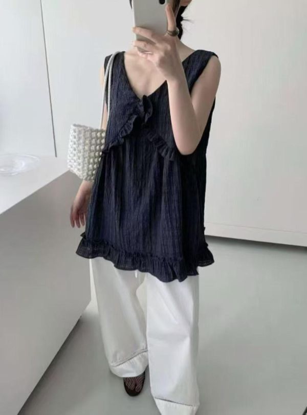 【肌理方格木耳邊背心】 