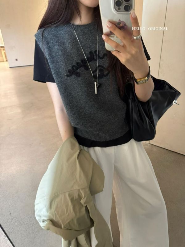 【刺繡針織背心】 