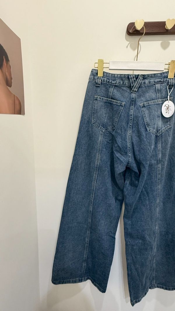 後中線寬筒牛仔褲 