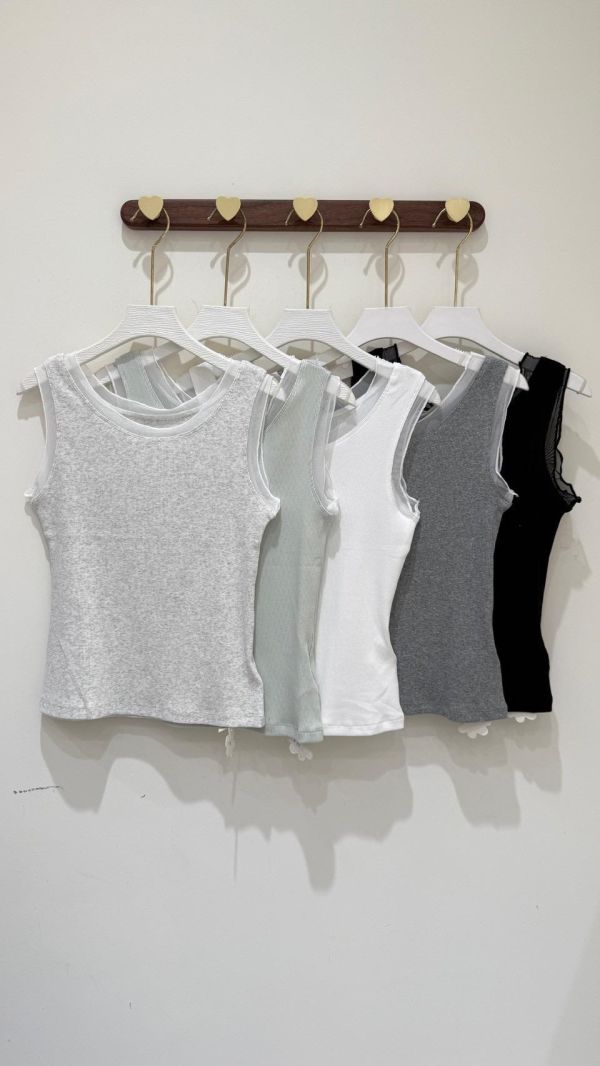 【拼接網紗素面背心】 