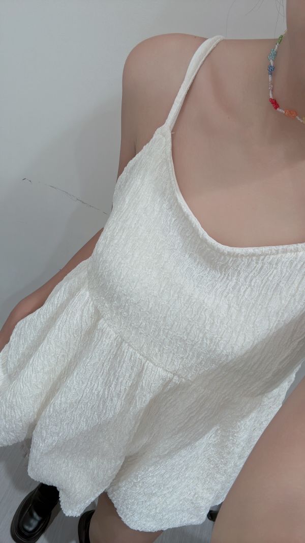 提花露背花苞吊帶 