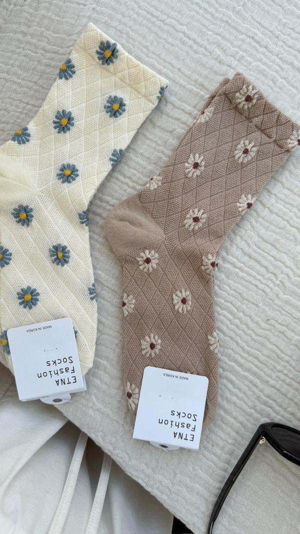 【韓國菱格紋花朵襪子】 