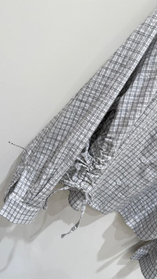 【側抽格紋襯衫】 