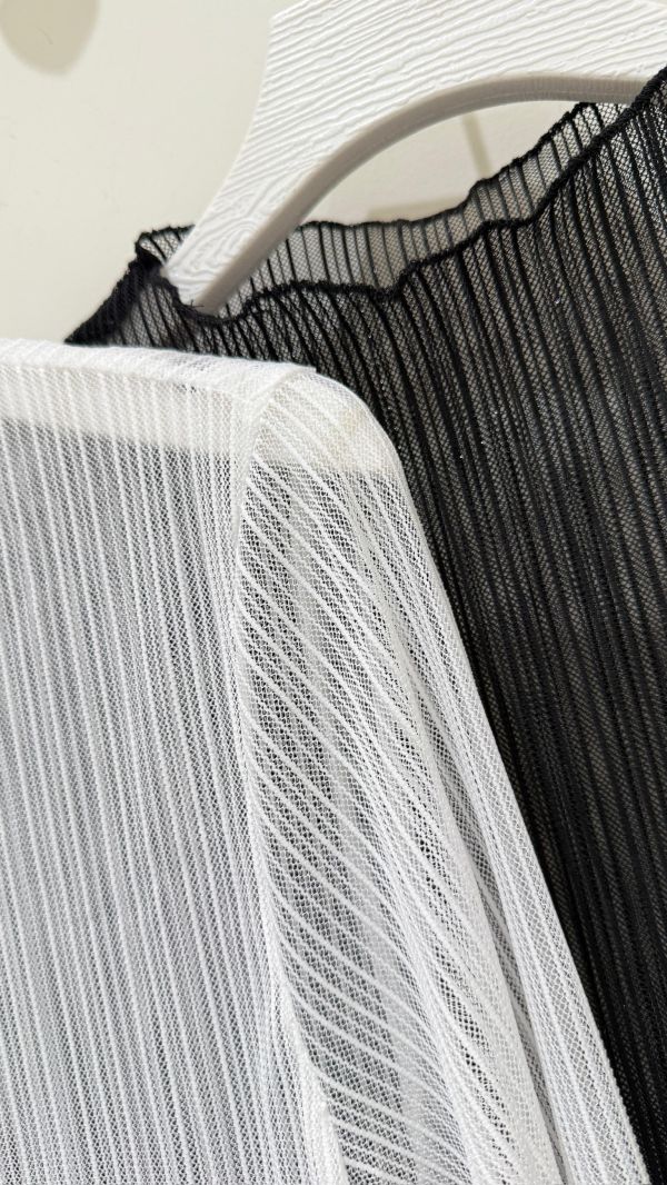 【條紋透膚長袖內搭上衣】 