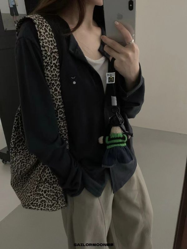 假兩件式日常必備款上衣 