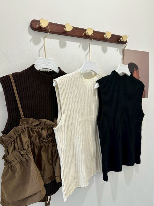 【坑條螺紋背心】 