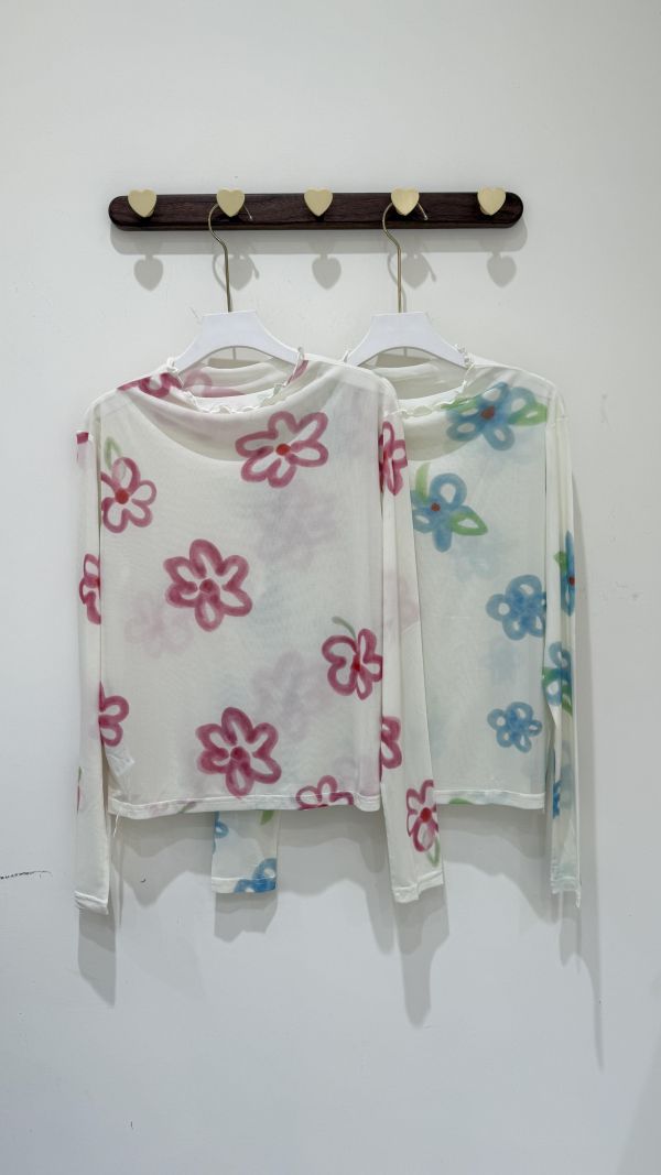【塗鴉花花打底衫】 