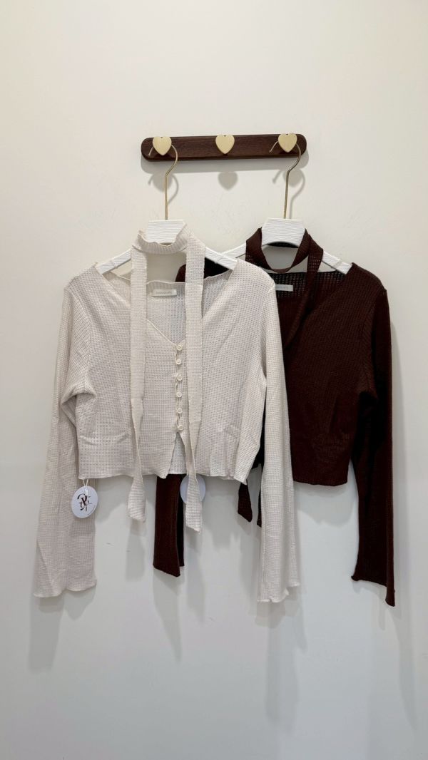 繞脖鬆餅格提花上衣 