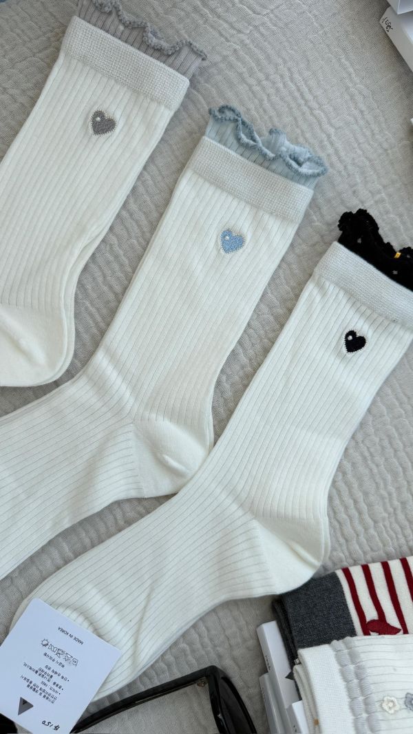 【韓國撞色木耳邊襪子】 