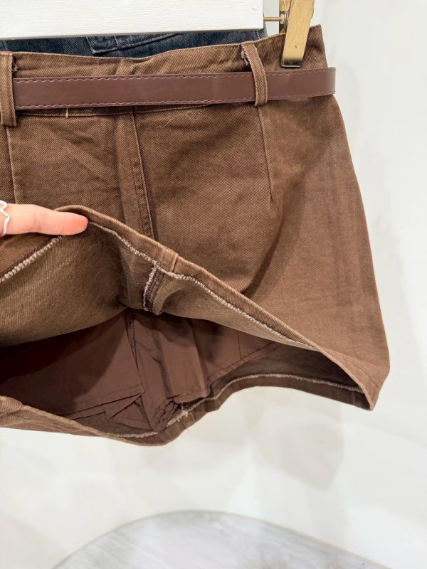 雙口袋皮帶短裙 