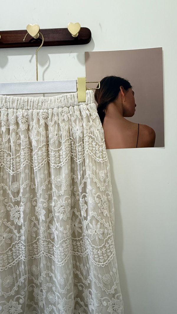 【刺繡蕾絲長裙】 