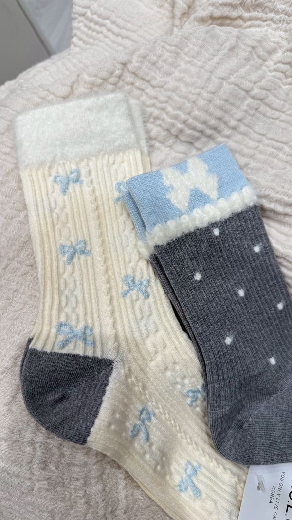 蝴蝶結刺繡星星提花襪 