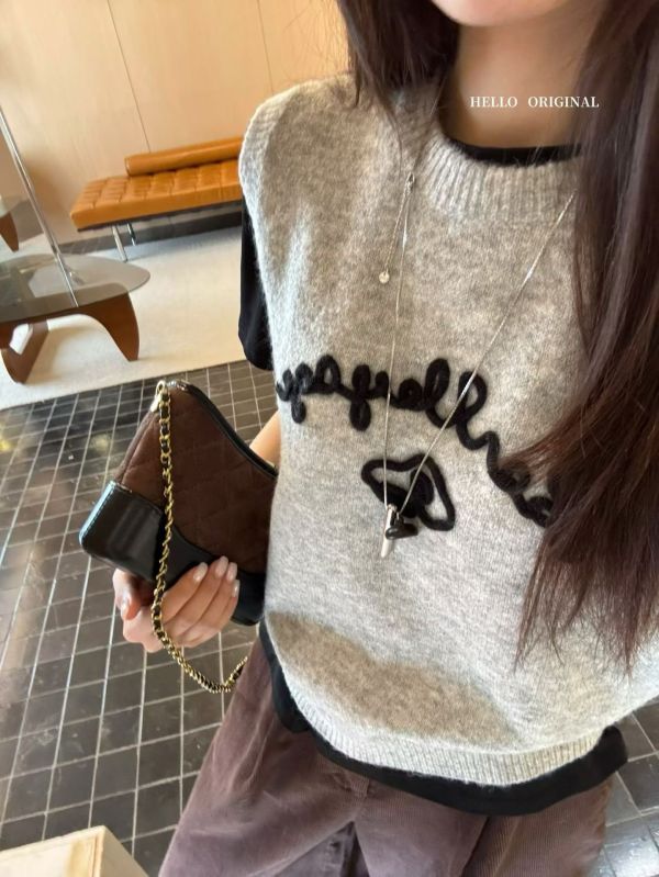 【刺繡針織背心】 