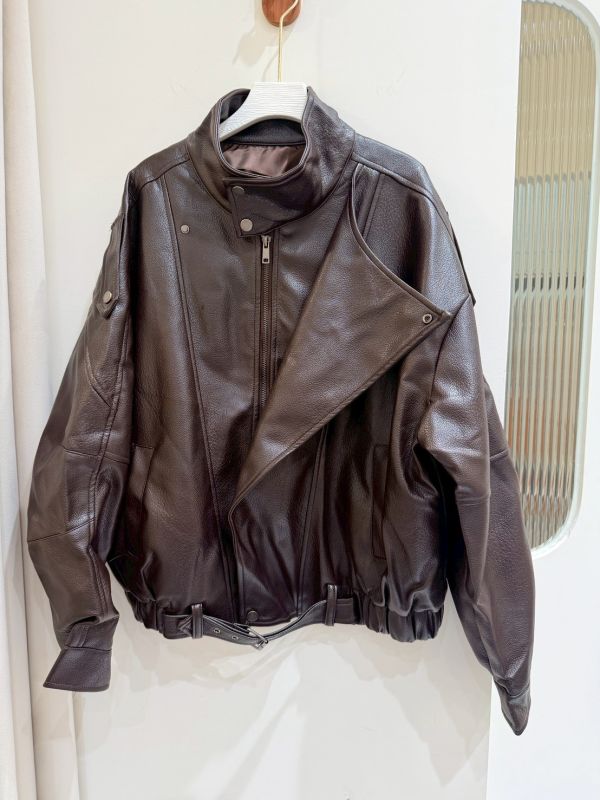 帥氣十足皮革外套 