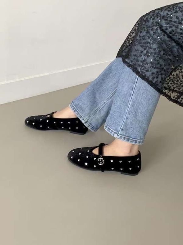 正韓【愛心燙銀絨布娃娃鞋】 