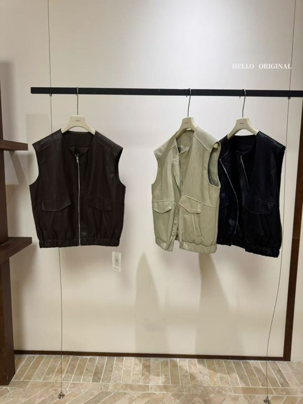 【蛋白皮革短背心】 