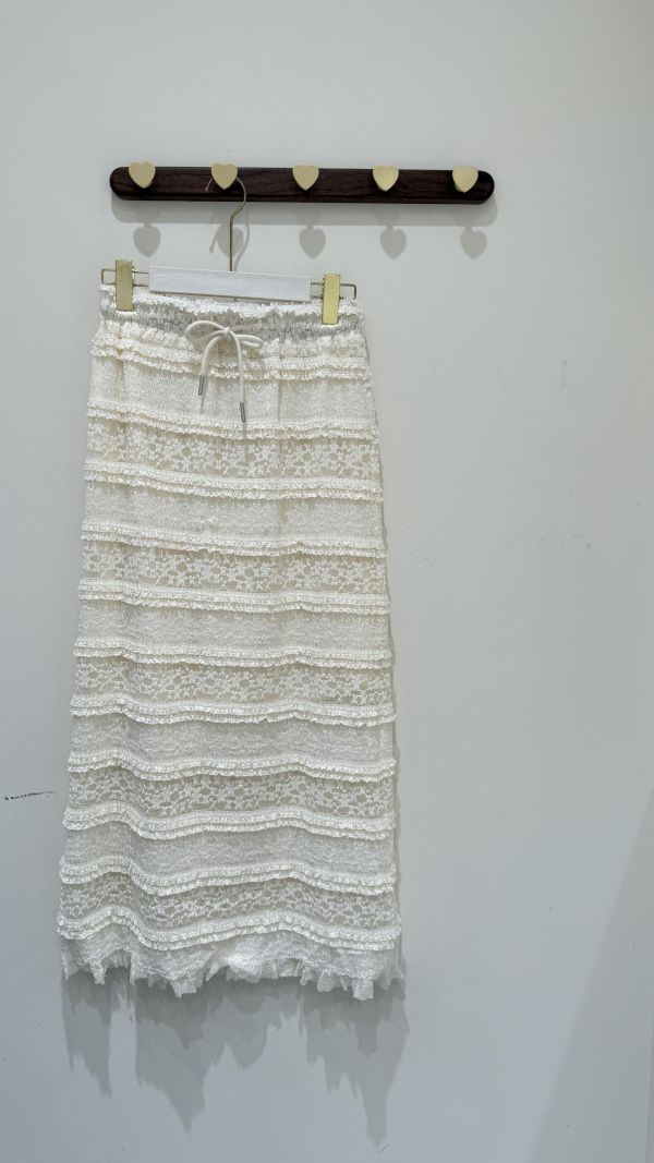 【千層蕾絲開衩長裙】 