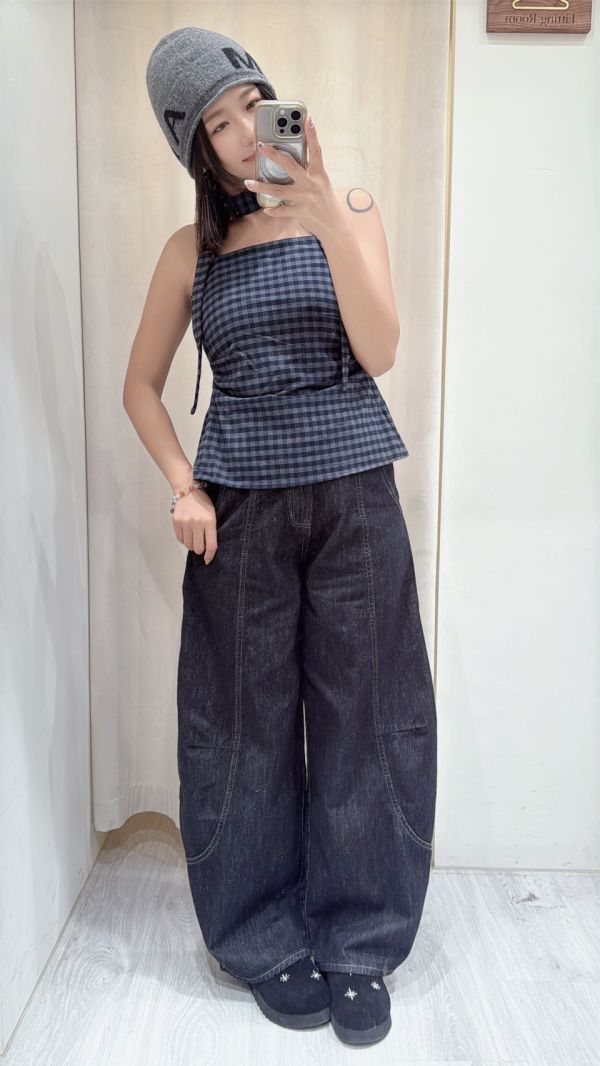 腰頭拼接薄彎刀牛仔褲 