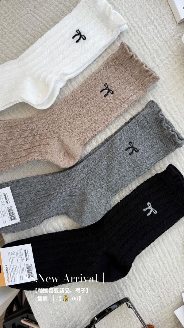 【韓國波浪邊蝴蝶結襪子】 