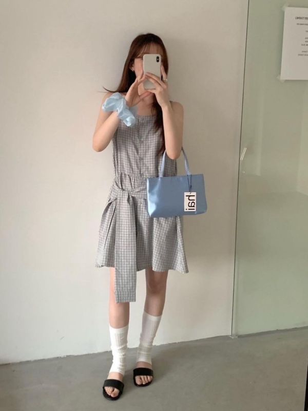 【格紋綁帶吊帶短洋裝】 