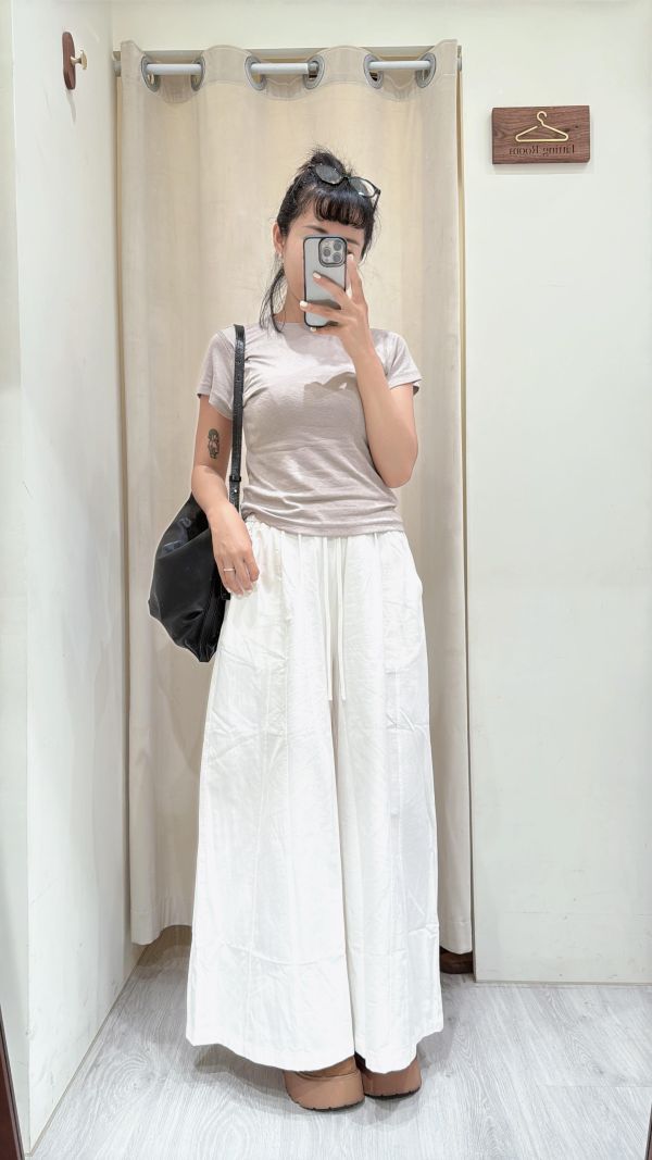 【側抽皺素面立領短袖棉T】 