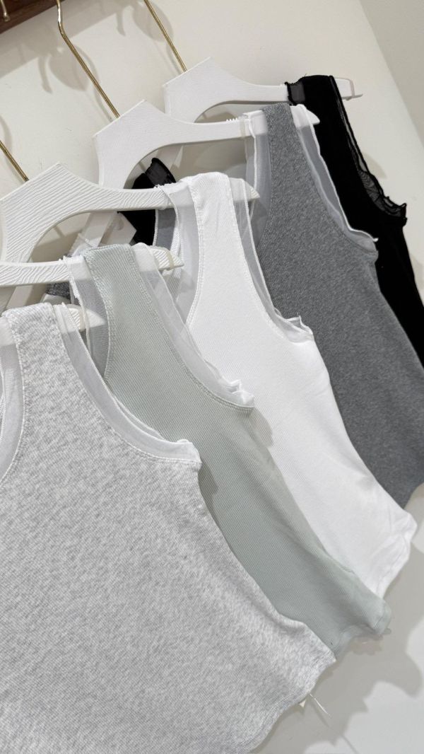 【拼接網紗素面背心】 