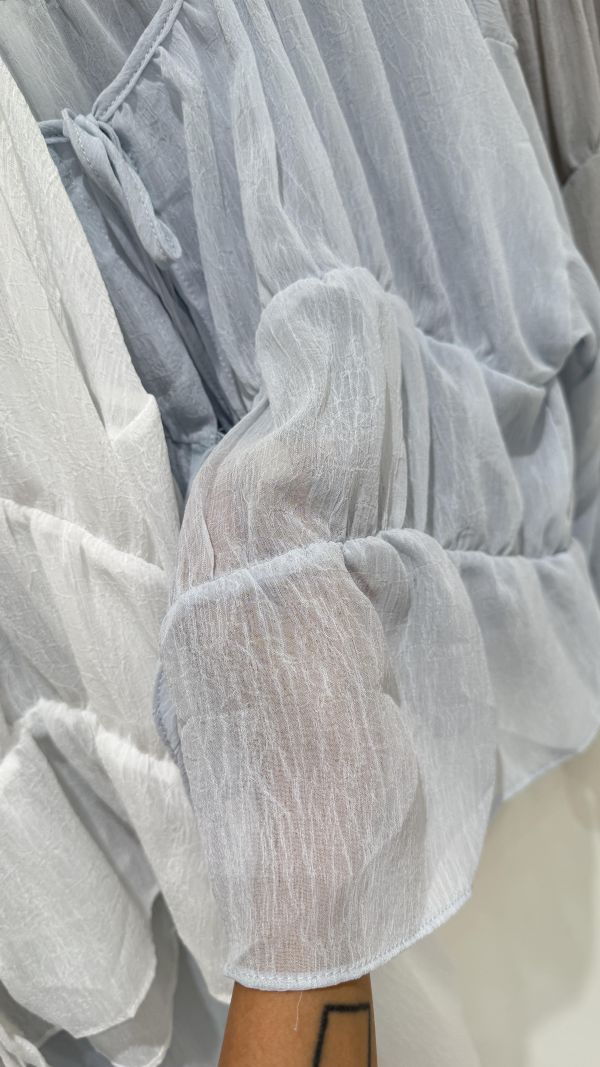 【肌理綁帶皺皺上衣】 