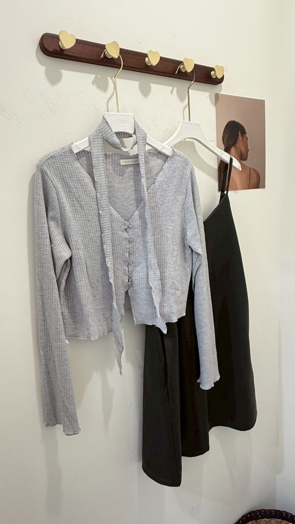 皮革吊帶短洋裝 