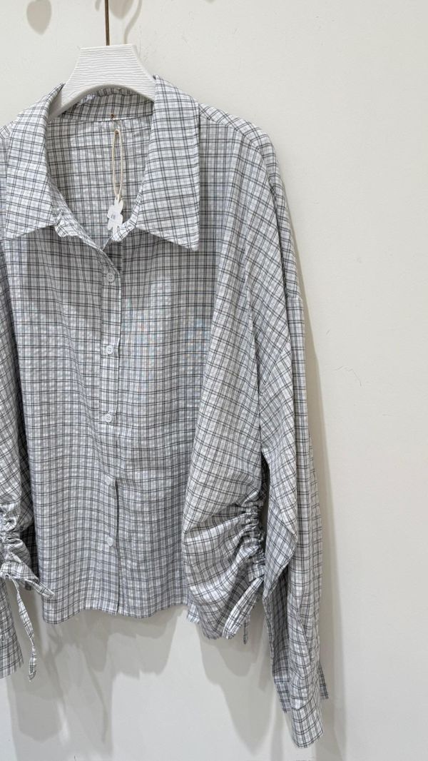 【側抽格紋襯衫】 