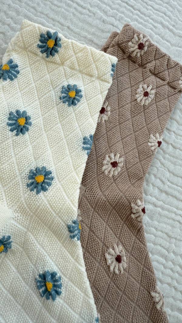 【韓國菱格紋花朵襪子】 