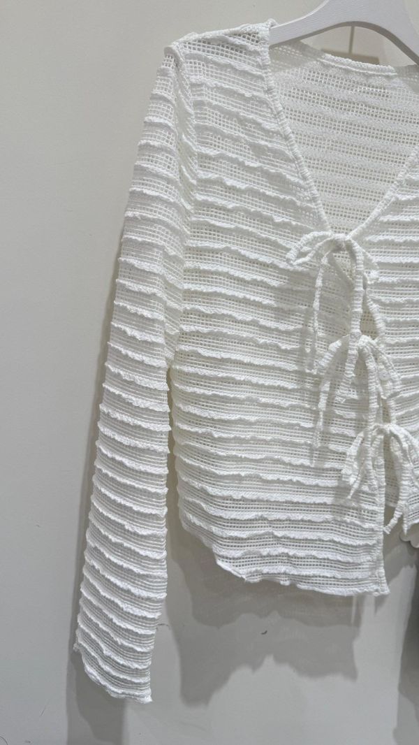 【斜開肌理綁帶罩衫】 